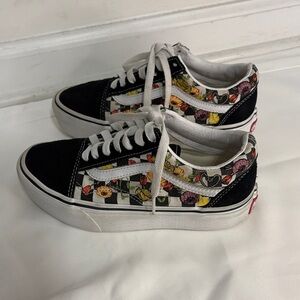 VANS BLACK AND WHITE FLORAL CHECKERED SNEAKERS
